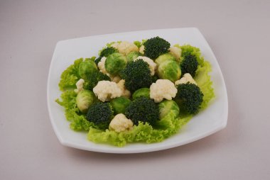 Lahananın değişik çeşitleri Karnabahar, Brüksel, Brokoli lahanaları