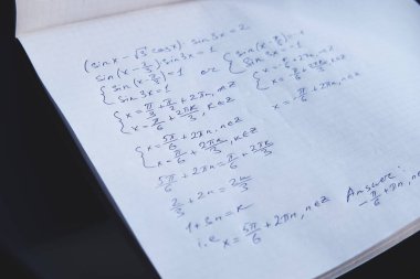 Cebir ve trigonometri. Sınavlar için el yazısı görevler. denklem çözümü Bilim ve matematikte teorem ve kanıt. Üniversite hazırlığı. Hesaplamalar. 