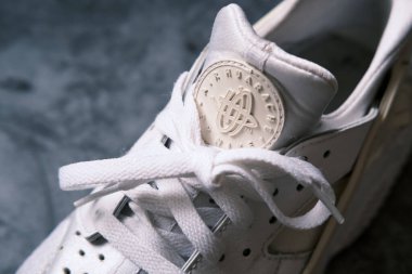 Nike Huarache spor ayakkabıları, yakın çekim görüntüsü. Kazan, Rusya, 2020