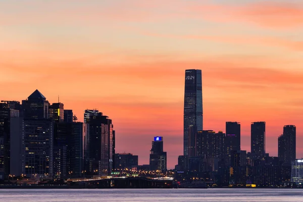 Lei Yu Mun, Hong Kong 'da harika bir günbatımı yakalandı.