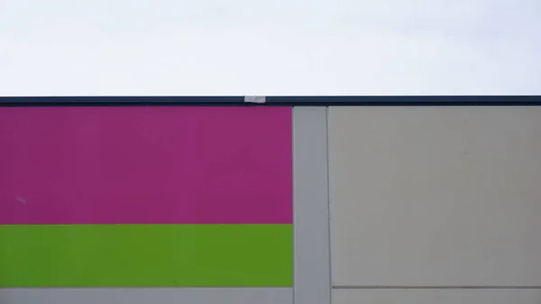 Detalj Industriella Lager Fasad Mot Blå Bakgrund — Stockfoto