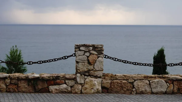 Balustrade Pierre Sur Fond Bleu — Photo