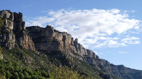 Montagnes Rocheuses Contre Ciel Bleu — Photo