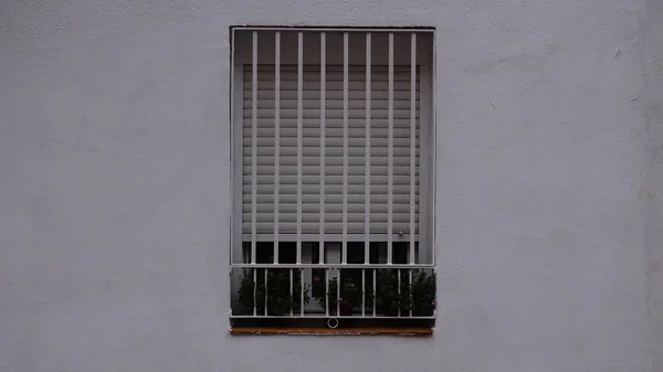 Izgara Deklanşör Arkaplanı Olan Pencere — Stok fotoğraf