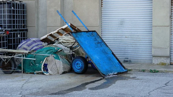 Chariot Bleu Matériel Empilés Dans Port Pêche — Photo