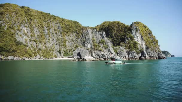 Vista panorámica de la bahía de Halong Vietnam — Vídeo de stock