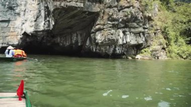 Vietnam 'ın Ninh Binh Bölgesi' ndeki Manzaralı Dağlar