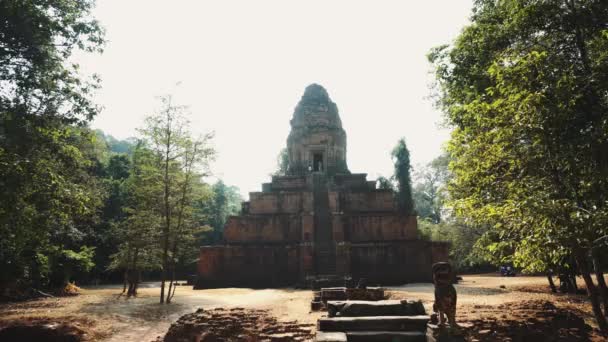 Siem Reap, Kamboja. Reruntuhan candi Angkor Wat. — Stok Video