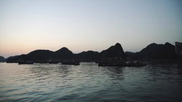 Vista di Cat Ba Island e Halong Bay, Vietnam — Video Stock