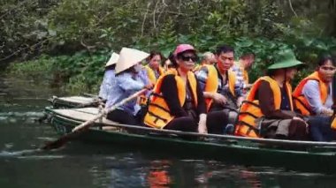 Vietnam 'ın Ninh Binh Bölgesi' ndeki Manzaralı Dağlar