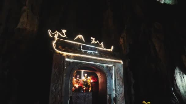 Statues en pierre au Vietnam Asie grotte — Video