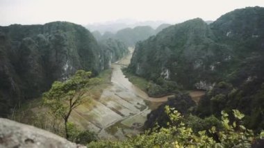 Ninh Binh, Vietnam 'da Mua Zirvesi Asın