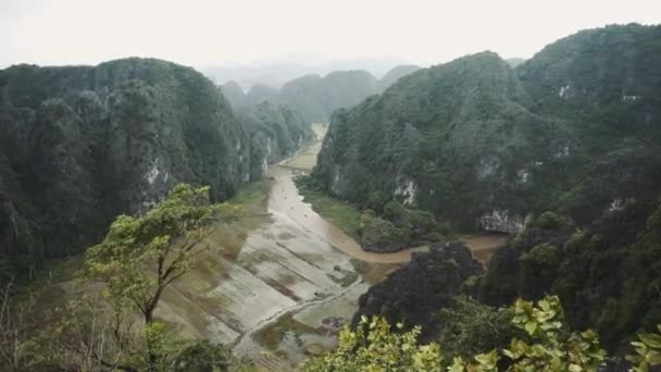 Hang Mua Peak Landscape In Ninh Binh, Vietnam — Stock video
