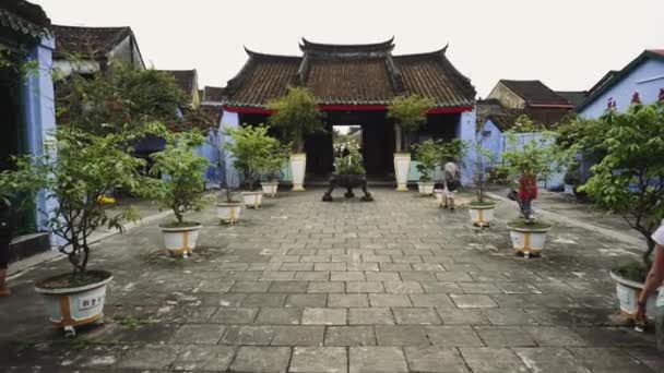 Hoi An, Vietname. Street night view at Hoi Um antigo bairro histórico da cidade, Patrimônio Mundial da UNESCO e um destino de viagem popular, Vietnã . — Vídeo de Stock