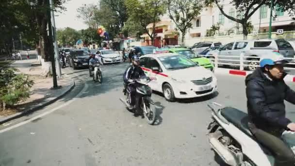 ハノイの賑やかなストリートシーン,ベトナム,旧市街,自動車交通｜4K — ストック動画
