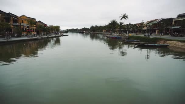 호이 안, 베트남. 유네스코 세계유산 지 이자인기 있는 여행지인 베트남 호이의 거리 야경. — 비디오