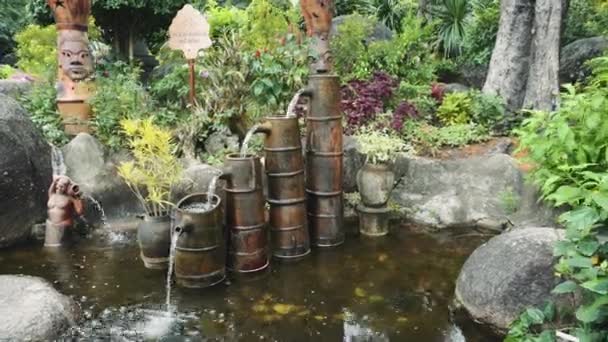 Prachtige fontein op Bali 4k — Stockvideo
