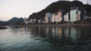 Cat Ba Adası ve Halong Körfezi, Vietnam
