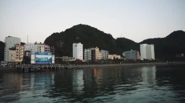 Cat Ba Adası ve Halong Körfezi, Vietnam