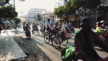 The Bustling Street Scene of Ho Chi Minh Cityi, Vietnam, Old Town, Motosiklet Arabaları Trafik 4k