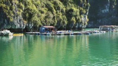 Halong Körfezi Vietnam Panoramik Manzarası