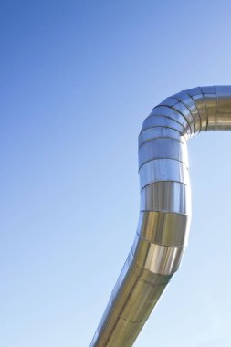Jeotermal enerji boru yapısı mavi bir arka plan