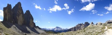 Tre cime di Lavaredo panoramik manzara - Dolomitik manzara.