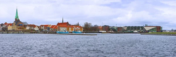 帮助城市 威廉莎士比亚设置哈姆雷特的地方 该村位于丹麦和瑞典之间的海上 与2017年冬季有关的图像 — 图库照片
