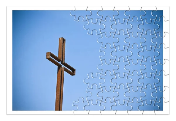 Ржавый Железный Крест Синем Фоне Восстановите Нашу Веру Образ Христианского — стоковое фото