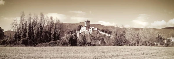 Panoramafoto der berühmten mittelalterlichen Zitadelle von Vicopisano (es — Stockfoto