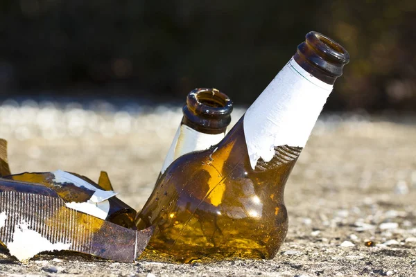 Paramparça bira şişesi yere dinlenme: alkolizm kavramı