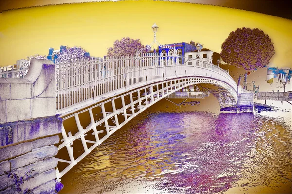 A leghíresebb híd Dublin úgynevezett "Half Penny Bridge"-Su — Stock Fotó