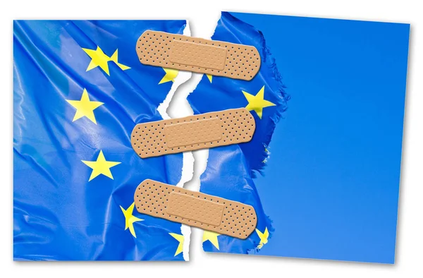 Foto rasgada de una bandera europea deshilachada - imagen conceptual con adhe — Foto de Stock