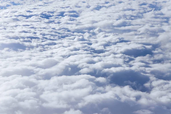 从飞机窗上看到的云彩 — 图库照片