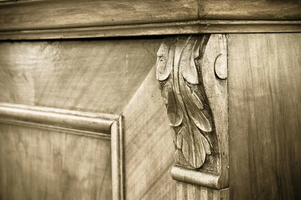 Detail van een antieke Italiaans meubilair herstelde enkel — Stockfoto