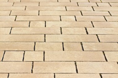 Yeni kaldırım renkli farklı boyutları ile taştan