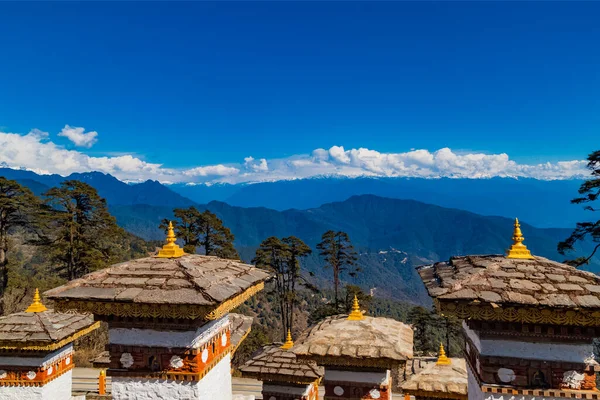 108 Memorial Chortens Dochula Pass Mountain Pass Himalayas Bhutan Road — 스톡 사진