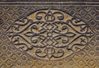 Kaliteli metal döşeme döşemesinde güzel desenler var..