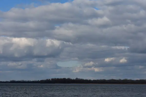 Облачный Городской Пейзаж Холодный Зимний День — стоковое фото