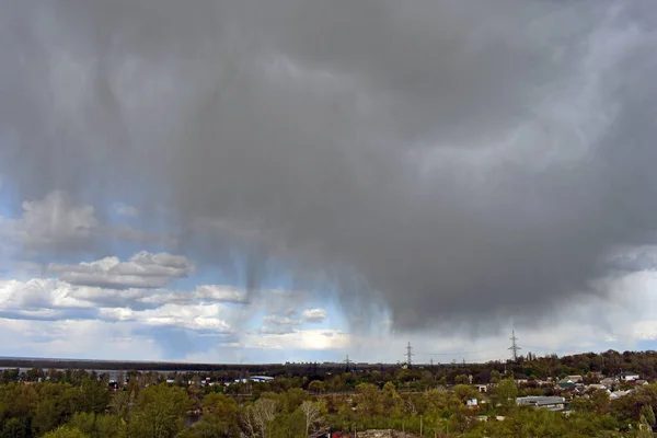 Nuvole Tempesta Sul Fiume — Foto Stock