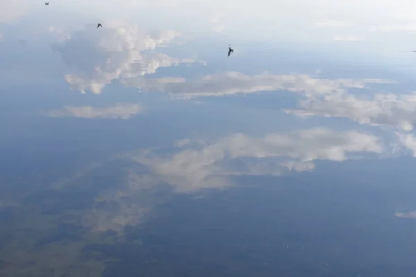 Wolken Boven Het Meer Avond — Stockfoto