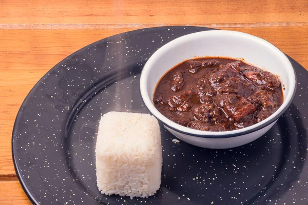 Pirinçli Meksika yemeği köstebeği.