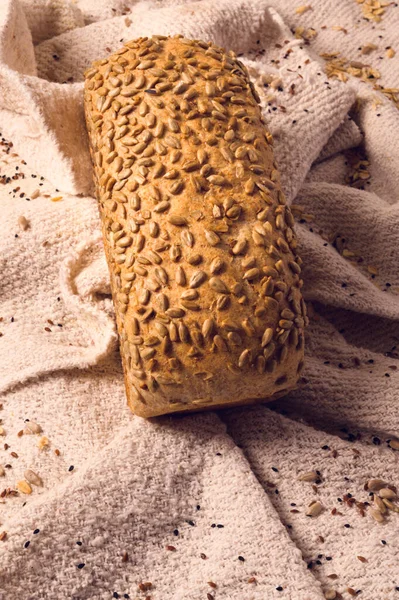 Домашний Хлеб Деревенском Фоне Свежая Пекарня Свежеиспеченный Хлеб — стоковое фото