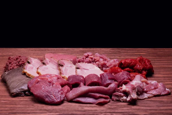 Premiumnedskärningar Biff Färskt Och Rått Kött Köttblandning Obehandlade Biffar Träbord — Stockfoto