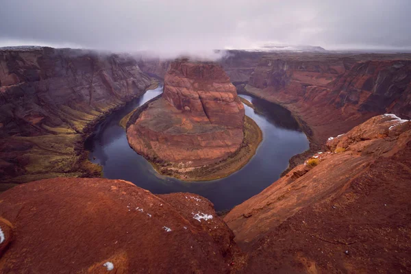 Horseshoe Bend Στον Ποταμό Κολοράντο Την Αυγή Συννεφιασμένο Καιρό Πανοραμική — Φωτογραφία Αρχείου