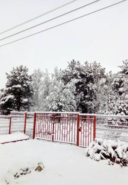 Öğlen hava soğuk olur.