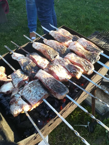 Sazan filetosundan iştah açıcı barbekü
