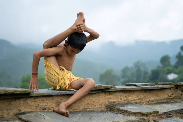 Young Indian Cute Kid Doing Yoga Mountains Wearing Dhoti — Stock Photo, Image