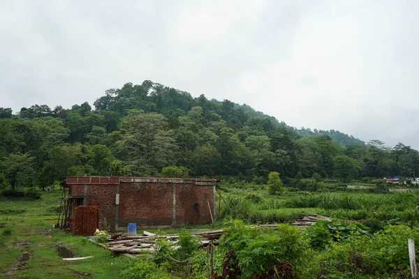 Une Maison Construction Avec Des Briques Rouges Entre Les Chaînes — Photo