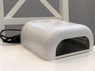 Kozmetik. Çiviler. Manikür. Hamur işi. Kollar. Parmaklar.